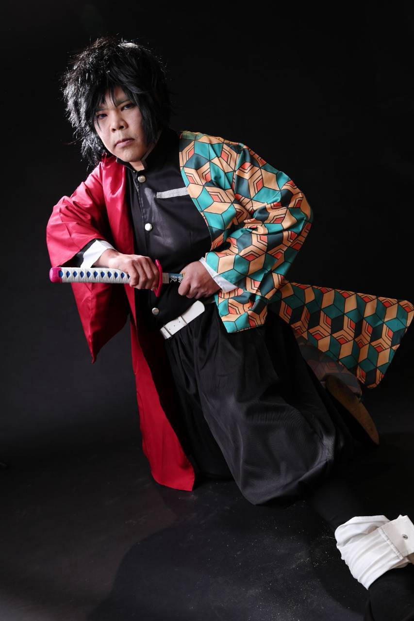 作例写真：羽織と刀のコスプレイヤー